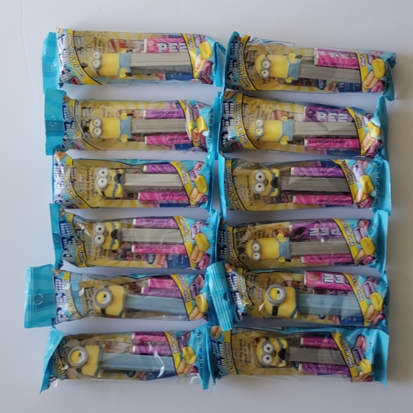 12 Minions Pez Dispensers - Picture 3 of 3
